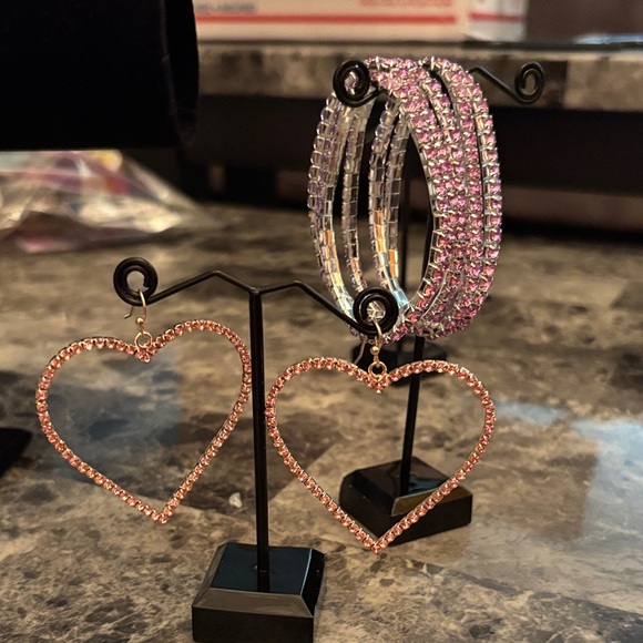 💕Pink Heart Earrings and pink Bracelet Set - Picture 2 of 3